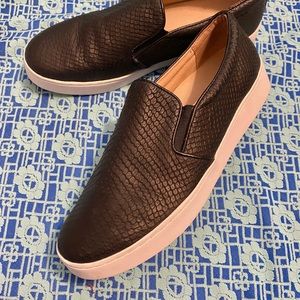 MIDI Snake embossed genuine leather slip on Vionic size 9